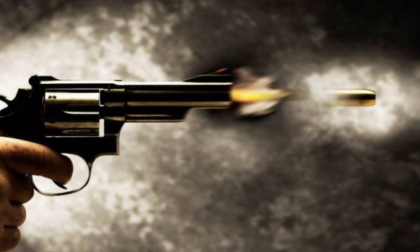 POMEZIA: COLPI DI PISTOLA CONTRO L’AUTO DI UN IMPRENDITORE