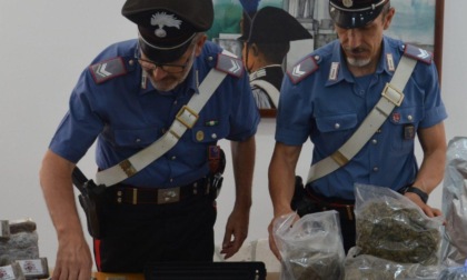 POMEZIA: TROVATO CON 20 CHILI DI DROGA