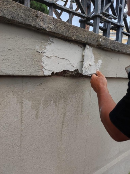 ROMA: SPALLANZANI, RIMOSSE LE SCRITTE “NO VAX”