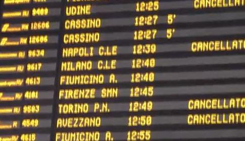 CAOS TRENI: ANCORA RITARDI E CORSE CANCELLATE