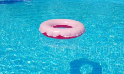 ROMA: BIMBA DI 4 ANNI RISCHIA DI ANNEGARE AL CAMPO ESTIVO