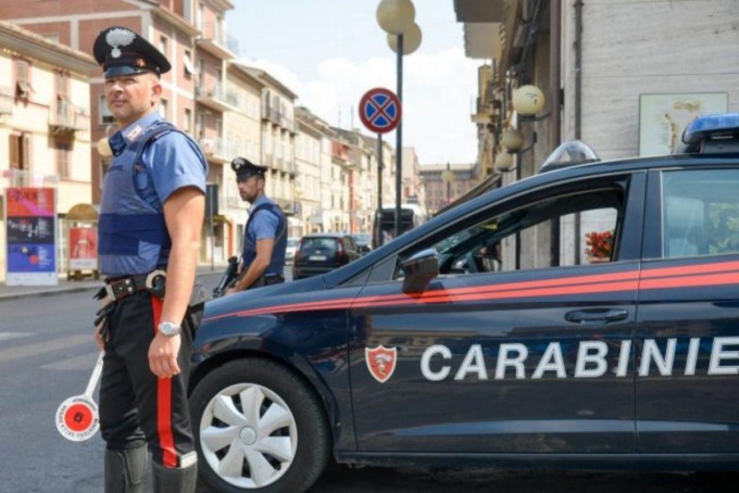 POMEZIA: ESTORCEVA DENARO A IMPRENDITORE IN DIFFICOLTA’