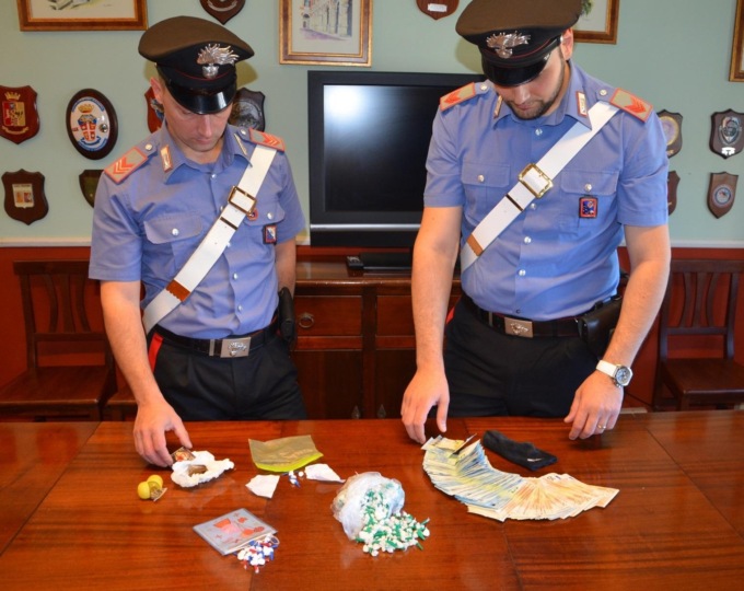 ROMA: SPACCIO DI DROGA, 7 ARRESTI