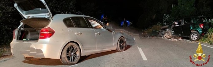 MAGLIANO SABINA: SCONTRO TRA DUE AUTO NELLA NOTTE