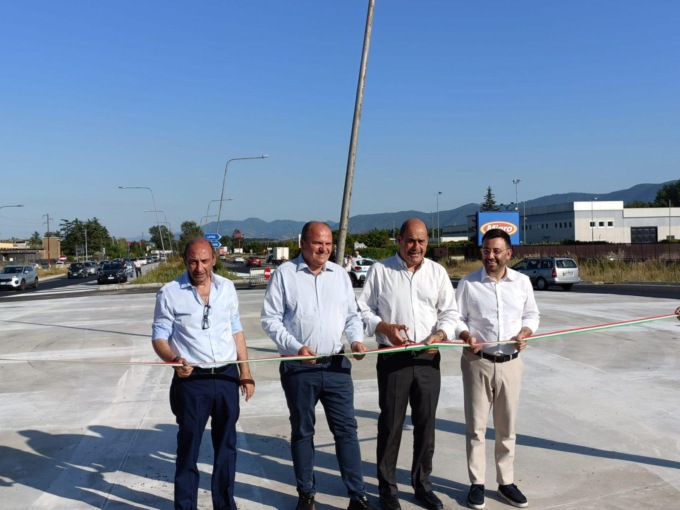 FROSINONE: ZINGARETTI INAUGURA LA ROTATORIA ASI 4