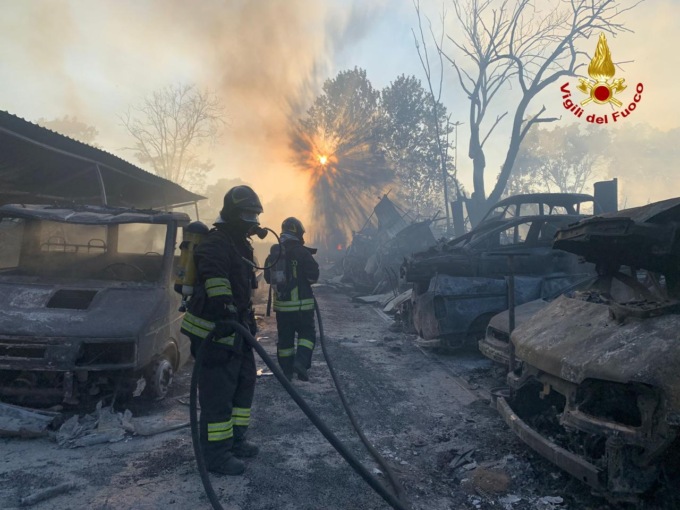 ROMA: MAXI INCENDIO A CENTOCELLE, L’OMBRA DEL DOLO