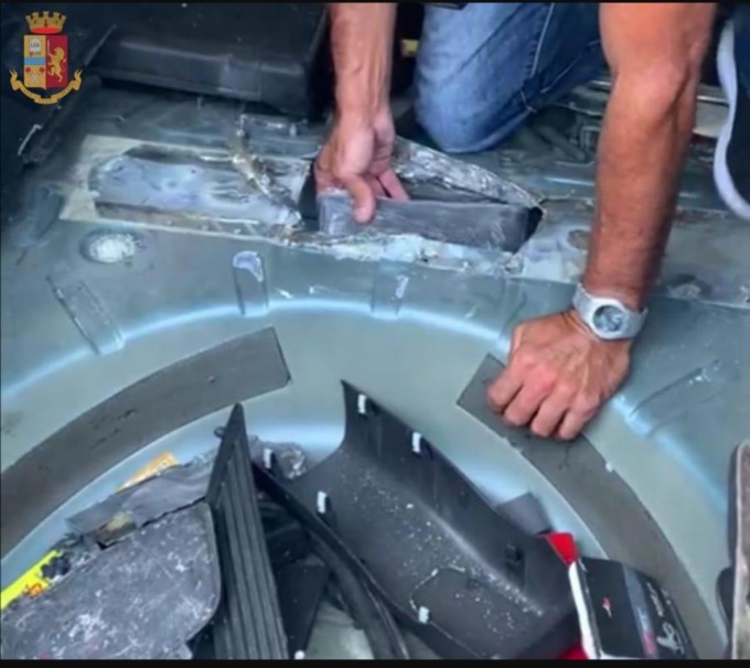 FROSINONE: CARICO DI COCAINA IN AUTO, COPPIA IN MANETTE