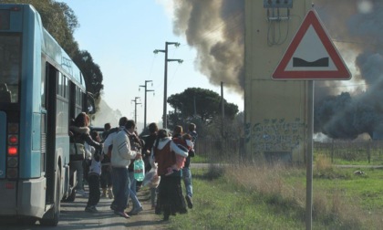 Al Karama, ritardi e disagi: tre anni per le casette e piove già dentro