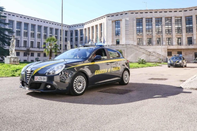 FORMIA: RICICLAGGIO TRANSNAZIONALE, SEGNALATI 9 MILIONI