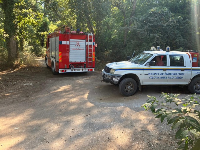SABAUDIA: INCENDIO AL PARCO, SALVATO UN CAVALLO