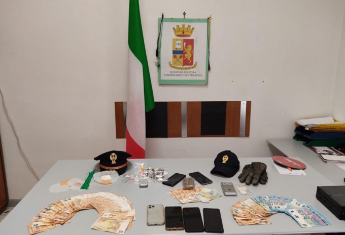 TERRACINA: SPACCIO DI DROGA, DUE ARRESTI