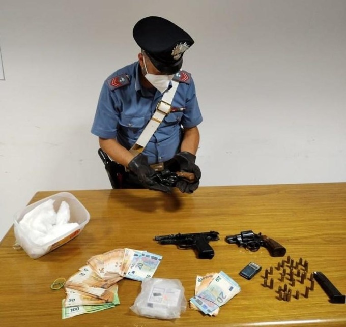 ROMA: PISTOLE, SOLDI E DROGA, IL BILANCIO DEI CONTROLLI A TOR BELLA MONACA E ROCCA CENCIA