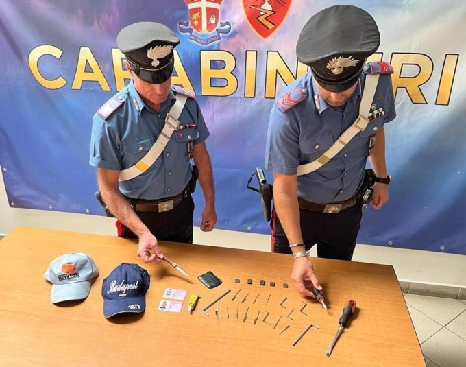 ROMA: FURTI, SETTE ARRESTI