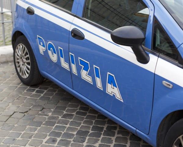 GUIDONIA: SPARI AL VICINO DI CASA, ARRESTATO