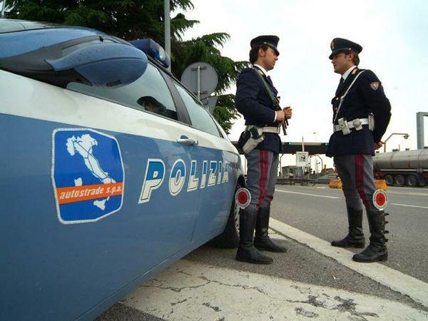 Bus scolastico contro tir sull’A1, la ASL: “Stanno bene i 35 bimbi”