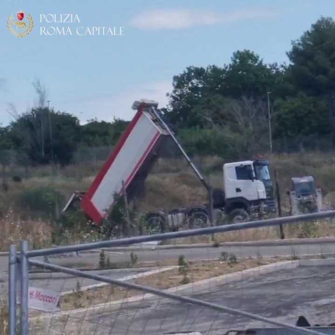 ROMA: TRAFFICO E SMALTIMENTO DI RIFIUTI, 5 DENUNCE