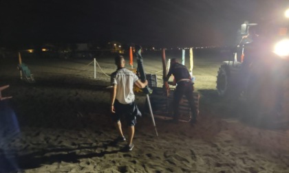 TERRACINA: BLITZ IN SPIAGGIA, SEQUESTRATI 1200 TRA LETTINI, OMBRELLONI E SDRAIO