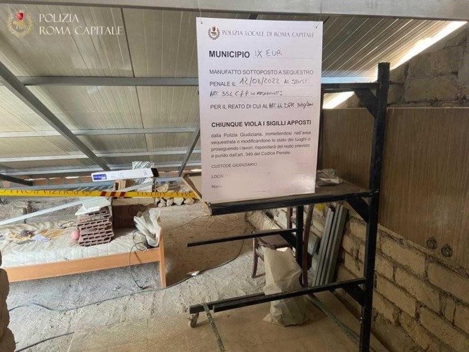 ROMA: SEQUESTRATO IL TETTO DI UN VILLINO, DENUNCIATI I PROPRIETARI.
