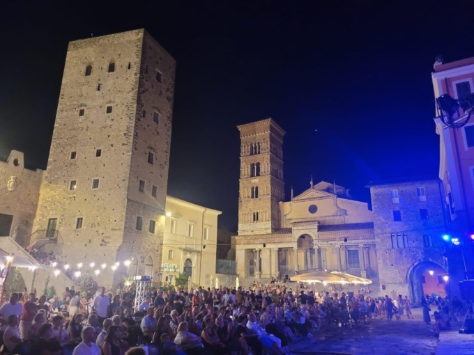 TERRACINA: SPETTACOLO MUSICALE CON DRUM SYMPHONY
