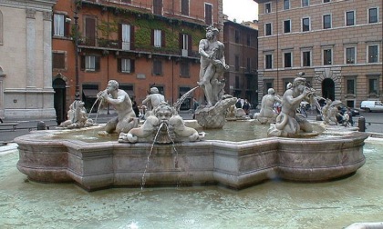 ROMA: ESTATE DI ASSALTI  AI MONUMENTI DEL CENTRO