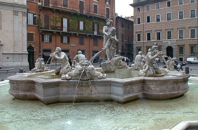 ROMA: ESTATE DI ASSALTI  AI MONUMENTI DEL CENTRO