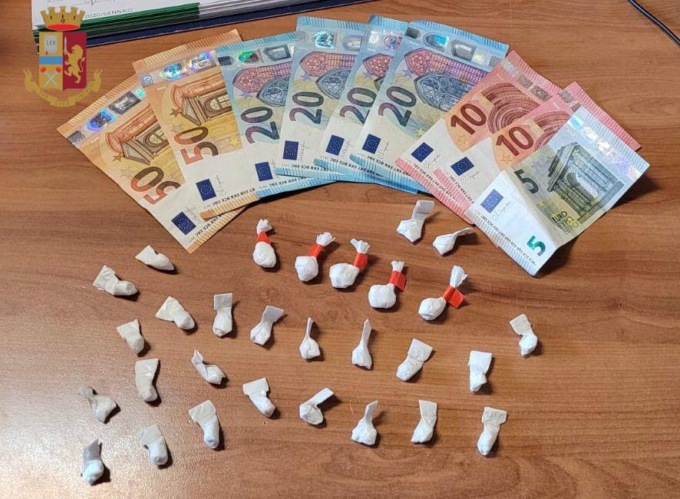 ROMA: SPACCIO DI DROGA, 4 ARRESTI