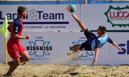 BEACH SOCCER: UNDER 20, VINCE VIAREGGIO. TRICOLORE AL FEMMINILE PER IL BASIC ACADEMY