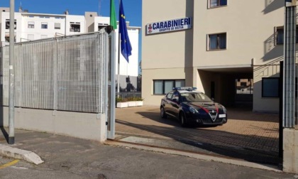 ROMA: PALPEGGIA DUE MINORI IN SPIAGGIA, FERMATO
