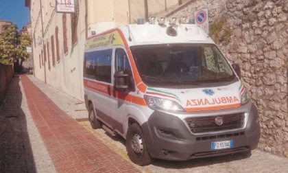 VEROLI: PESTATO PER DIFENDERE UNA RAGAZZA