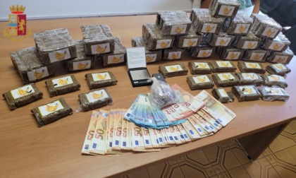 ROMA: TROVATI CON UNDICI CHILI DI DROGA, ARRESTATI