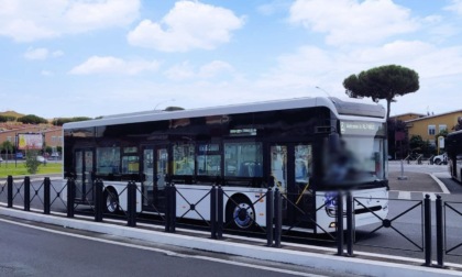 ROMA: BOTTIGLIE CONTRO IL BUS, LA DENUNCIA