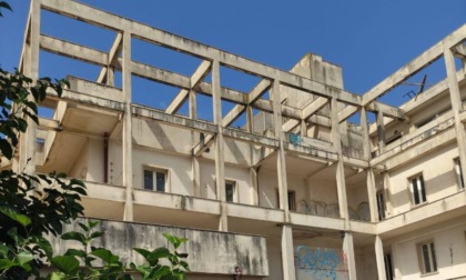 ROMA: ECOMOSTRO A TORVAJANICA, AL VIA L’ABBATTIMENTO