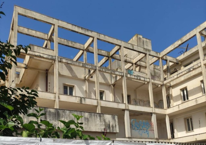 ROMA: ECOMOSTRO A TORVAJANICA, AL VIA L’ABBATTIMENTO