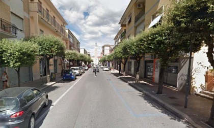 APRILIA: INVESTITA SULLE STRISCE, E’ GRAVE