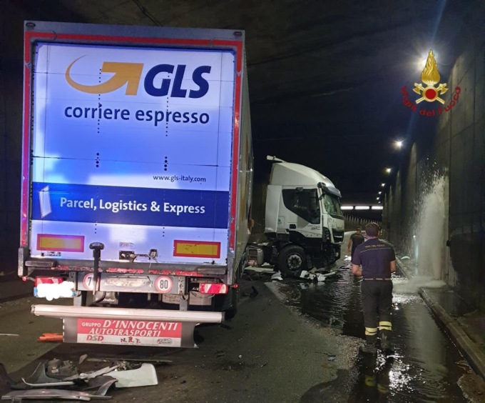 ROMA: SCONTRO SULLA CIRCONVALLAZIONE TIBURTINA