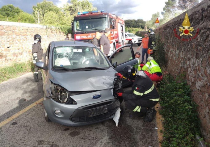 GALLICANO NEL LAZIO: SCONTRO FRONTALE, UN MORTO E 4 FERITI
