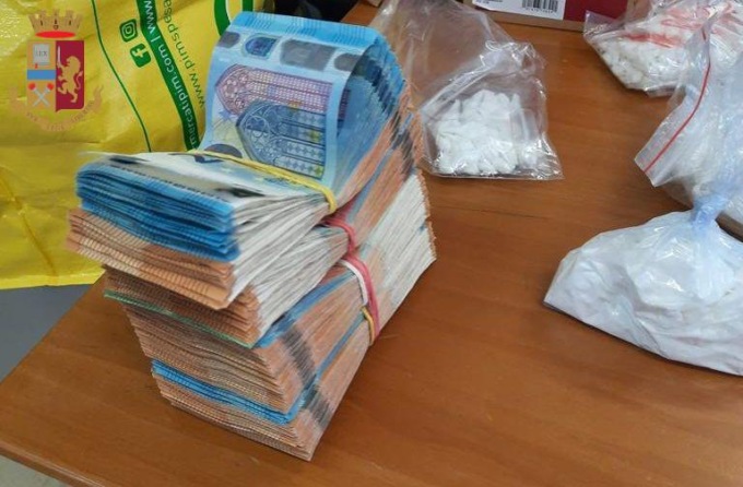 ROMA: SPACCIO DI DROGA, 8 ARRESTI