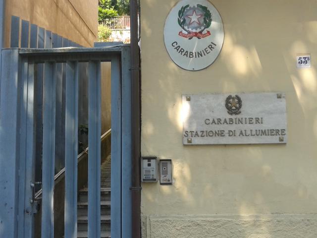 ALLUMIERE: MINACCIA E PICCHIA LA MADRE, ALLONTANATO