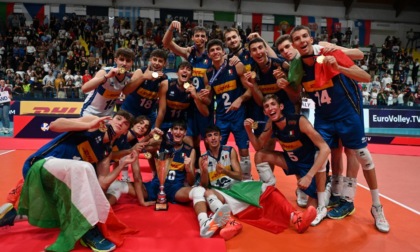 PALLAVOLO: LA TOP VOLLEY FESTEGGIA STRAFORINI CAMPIONE D’EUROPA