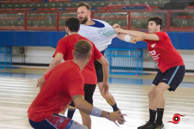 PALLAMANO A GOLD: FONDI INIZIA CONTRO BRIXEN