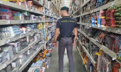 ROMA: SEQUESTRO DI PRODOTTI PER LA SCUOLA PERICOLOSI