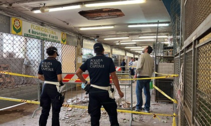 ROMA: CROLLA IL SOLAIO, PAURA AL MERCATO DEI FIORI AL TRIONFALE