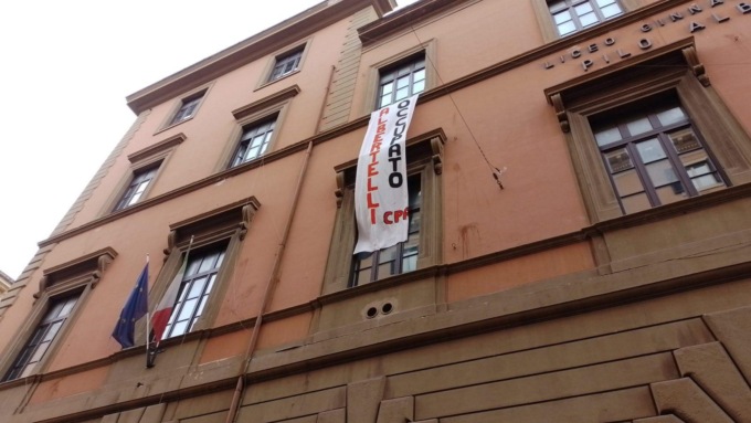 ROMA: LICEO OCCUPATO, SALE LA TENSIONE