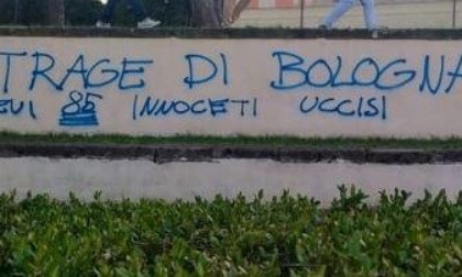 ROMA: VANDALI A VILLA BORGHESE, RIMOSSE LE SCRITTE