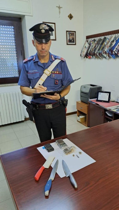 SS COSMA E DAMIANO: AI DOMICILIARI CON LA DROGA, ARRESTATO