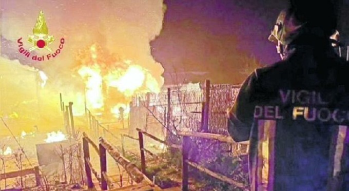 SABAUDIA: INCENDIARONO UNO STABILIMENTO, 4 ARRESTI