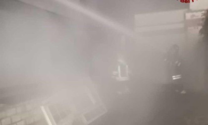 ROMA: INCENDIO DISTRUGGE UNA VERANDA A SANTA MARINELLA