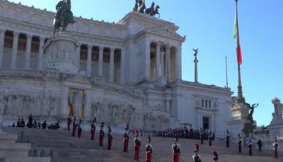 ROMA: MELONI RENDE OMAGGIO AL MILITE IGNOTO