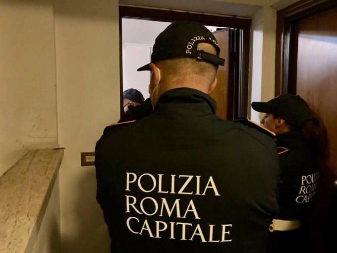 OSTIA: ALLOGGI ATER OCCUPATI ABUSIVAMENTE,  IN CORSO LE OPERAZIONI DI SGOMBERO
