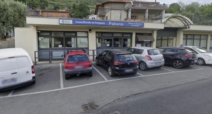 SERRONE: COLPO IN BANCA NELLA NOTTE